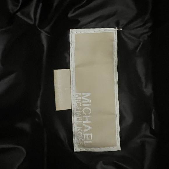 Women’s Black Puffer Jacket - Picture 3 of 5